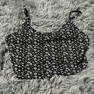 cropped flower print shirt